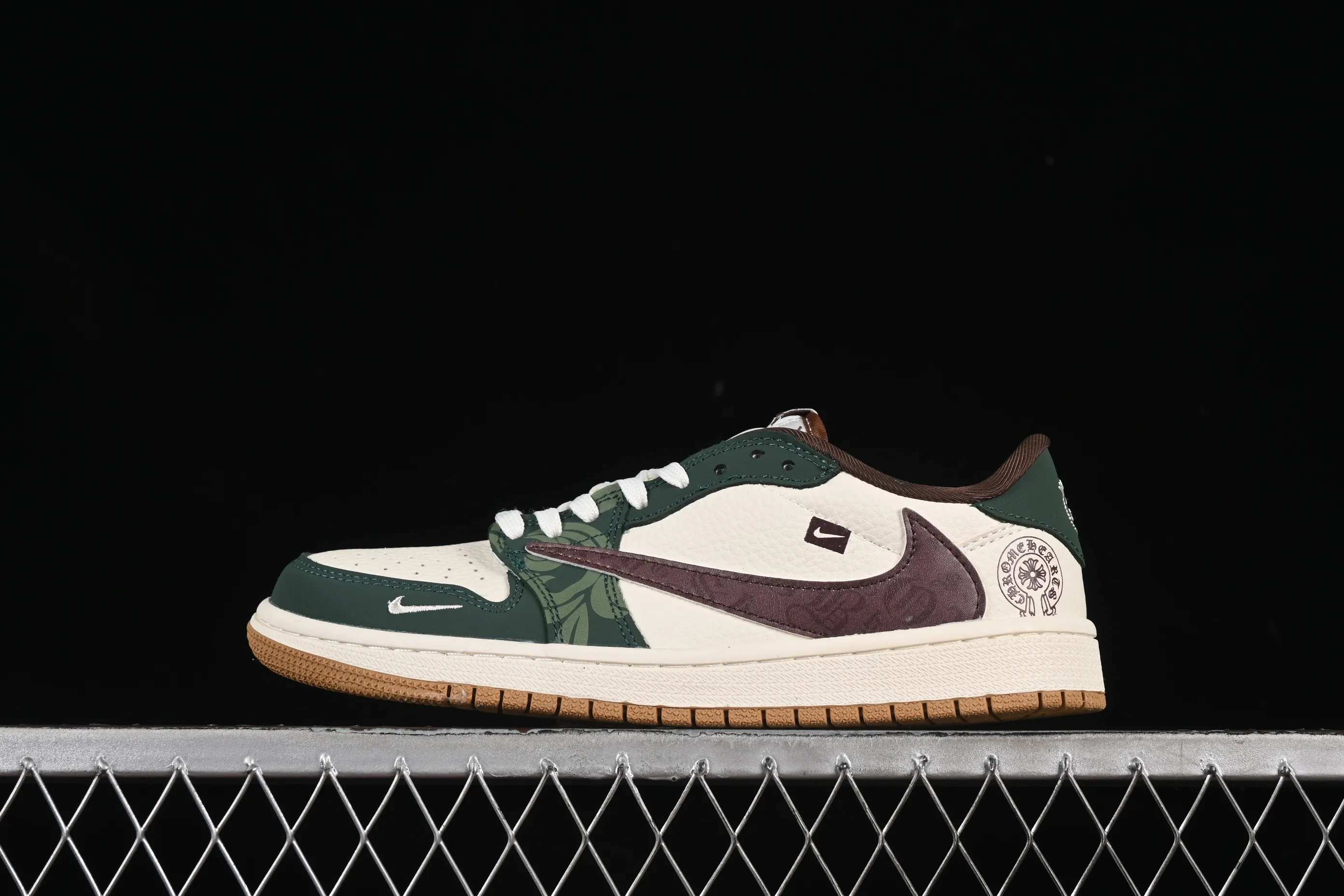 All Categories Air Jordan Jordan Series Basketball Shoes Air Jordan 1 Low High-end Customized Low-top Shoes Travis Scott x Fragment Design x Air Jordan 1 Low OG SP AJ1 Crow Heart Joint Green Peanut Gum Low-top Cultural Casual Shoes XS2024-044